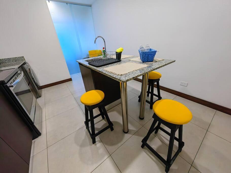 1102 Torre Los Yoses Hermoso Apartamento En Barrio Escalante Sin Parqueo San Jose  Exterior photo